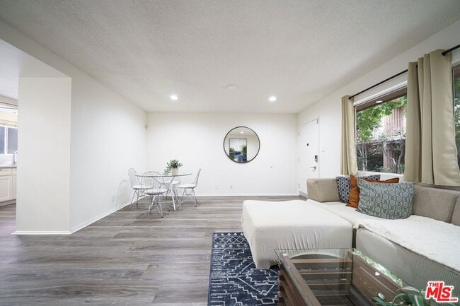 Building Photo - 14903 Normandie Ave