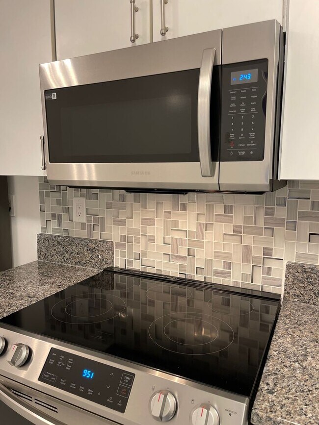 Foto del edificio - Cozy 2B/2Bath Condo in Chesapeake