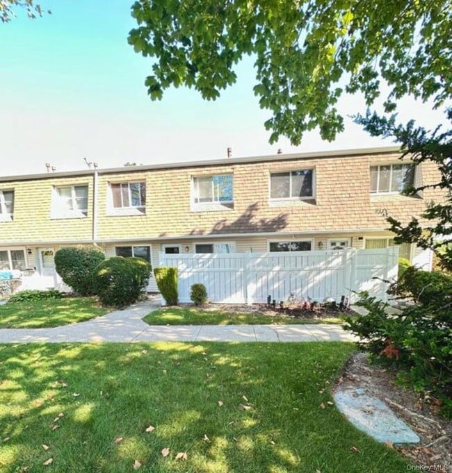 Building Photo - 154 Storm Dr