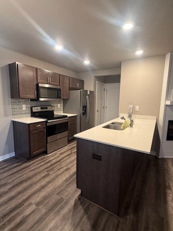 Building Photo - 768 NE Macey Way