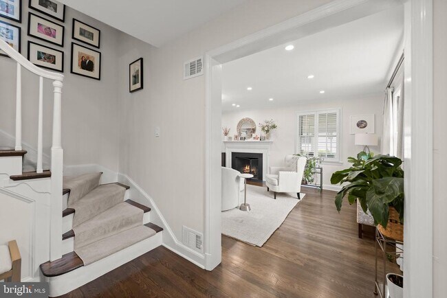 Foto del edificio - 6709 Pemberton St