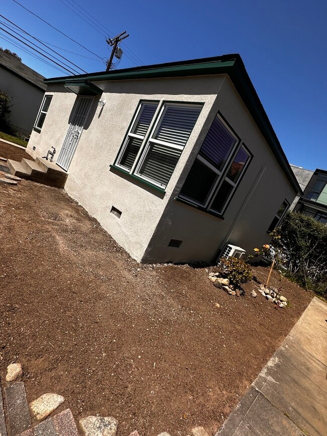 Building Photo - 655 Rose Ave
