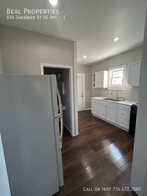 Foto del edificio - 834 Sherman St SE