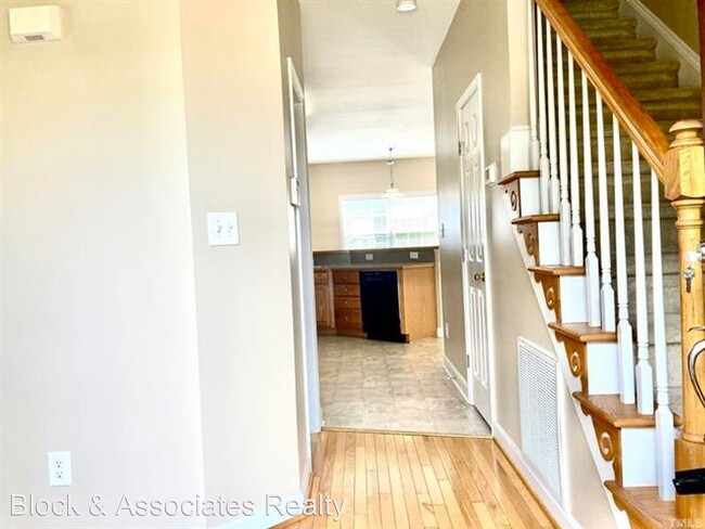 Building Photo - 3 br, 2.5 bath House - 545 Seastone Street