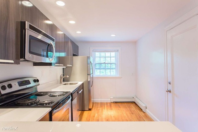 Building Photo - 2 br, 1 bath  - 75 Wyman St Apt 4