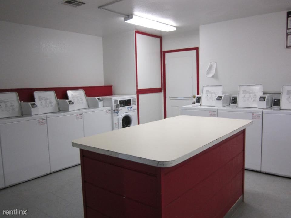 Primary Photo - 9051 G Ave