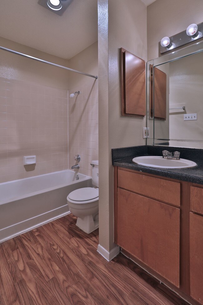 Hillcreste At Thousand Oaks Apartments San Antonio, TX