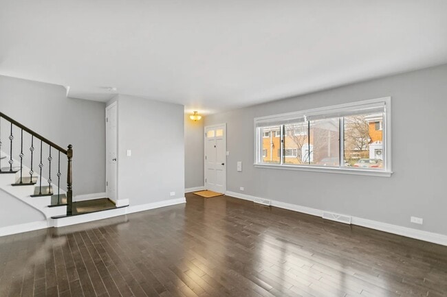 Living Room - 2106 Saint Johns Ave