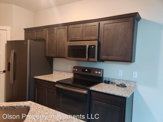 Building Photo - 3 br, 1.5 bath House - 533 Meadow Lane