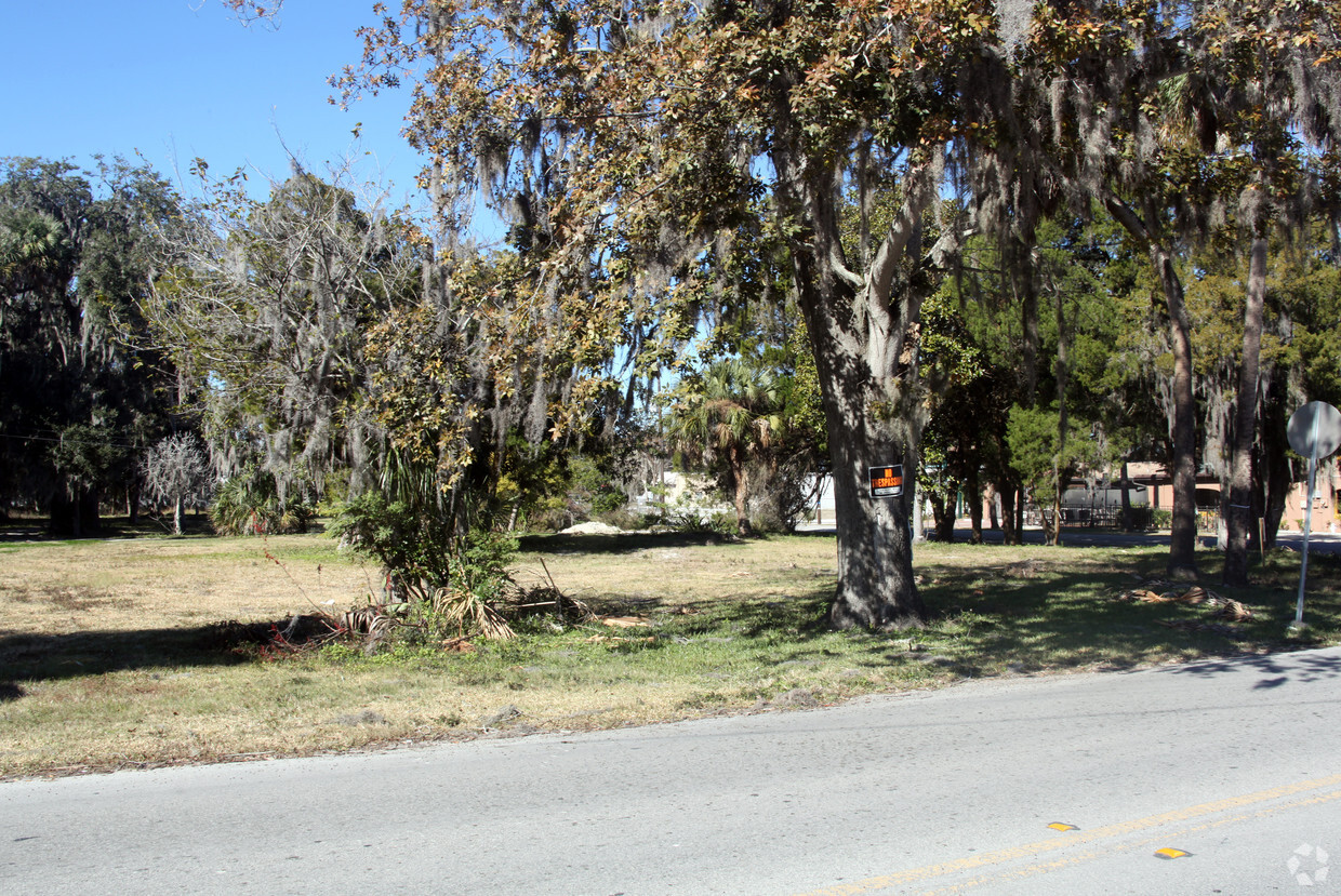 Building Photo - Port Richey Mobile Home Park