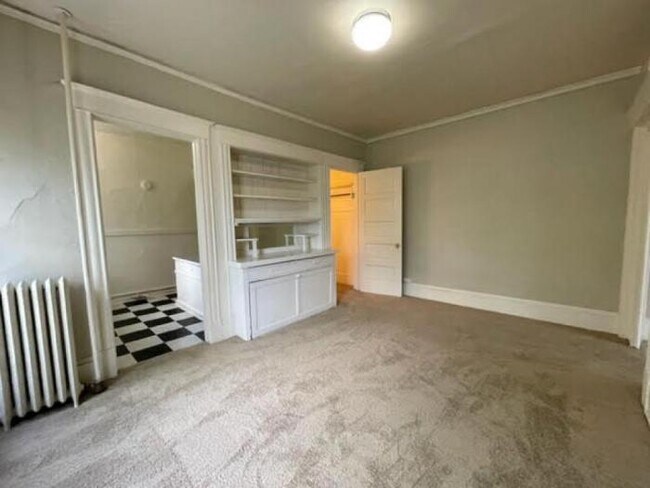 Building Photo - 1 bedroom in Seattle WA 98105