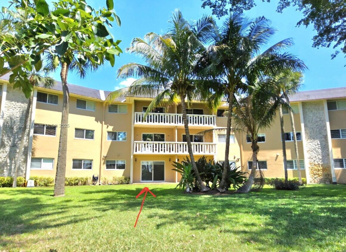 Foto principal - 7480 Miami Lakes Dr