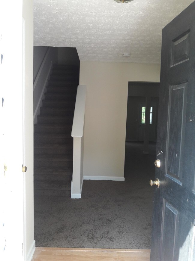 Building Photo - 3169 Kingswood Glen