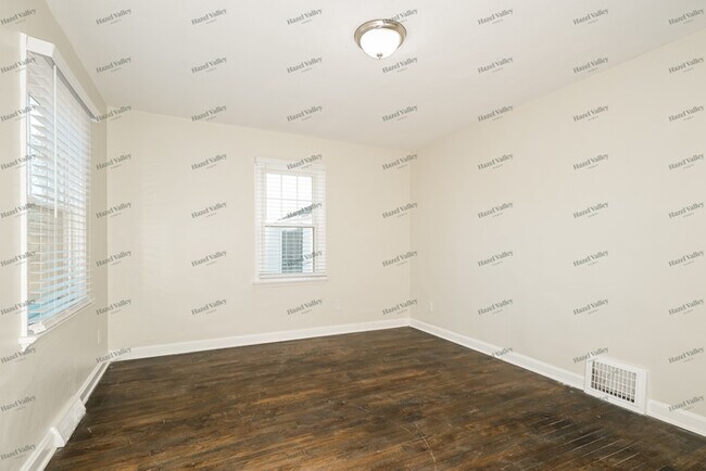 Building Photo - 7624 Stanwood Dr