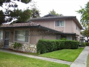 Building Photo - 4490 Diamond St