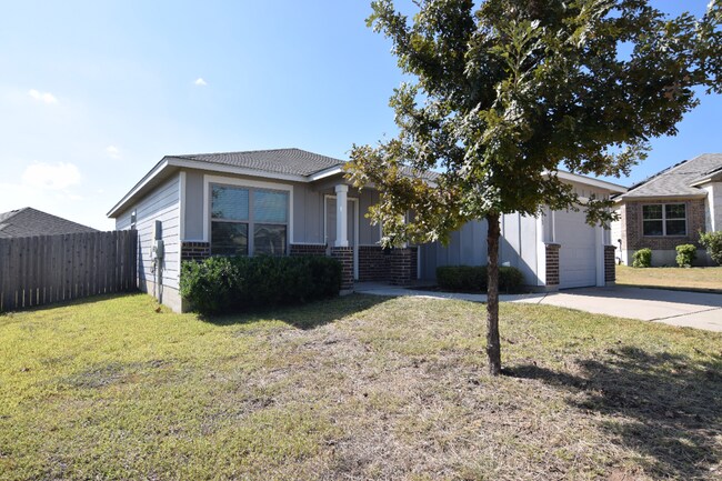 Building Photo - 2433 Stoneham Ct