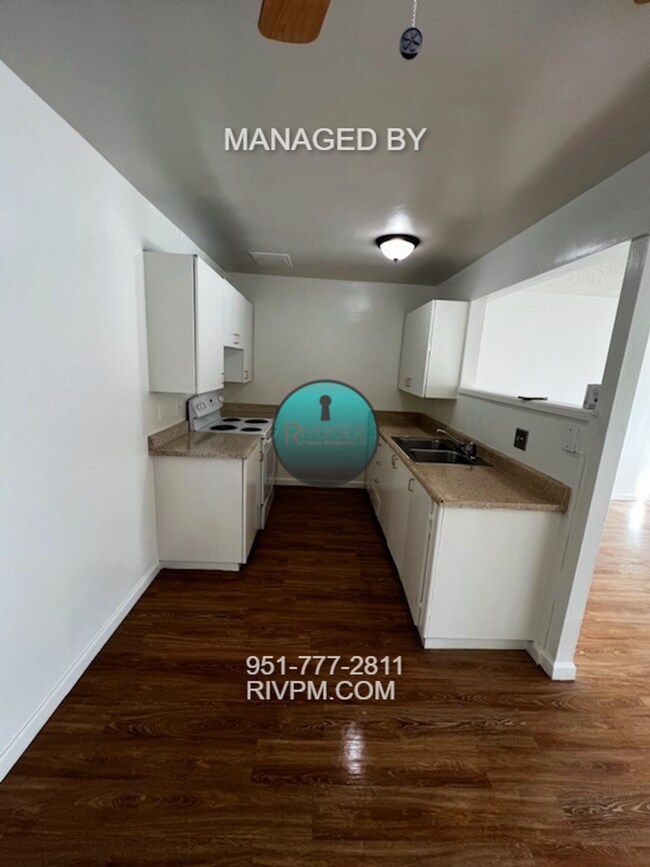 Building Photo - 1 Bedroom Condo In Gated HOA