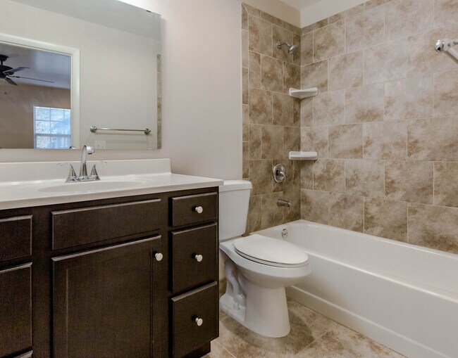 Foto del edificio - 6361 Beechmont Ave - Unit 3