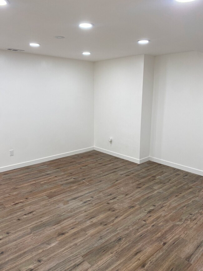 Sitting room - 993 E 800 S