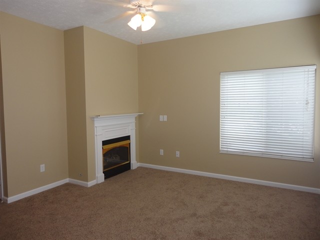 Building Photo - 9863 Hollow Tree Drive