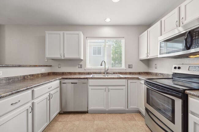 Foto del edificio - Three Bedroom Home in Federal Heights