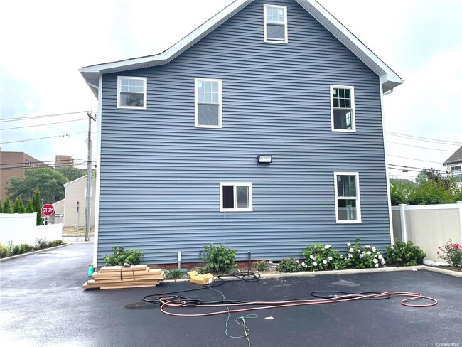 Building Photo - 53 5th Ave