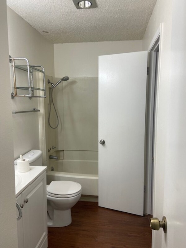 Building Photo - 9515 Bowen Dr