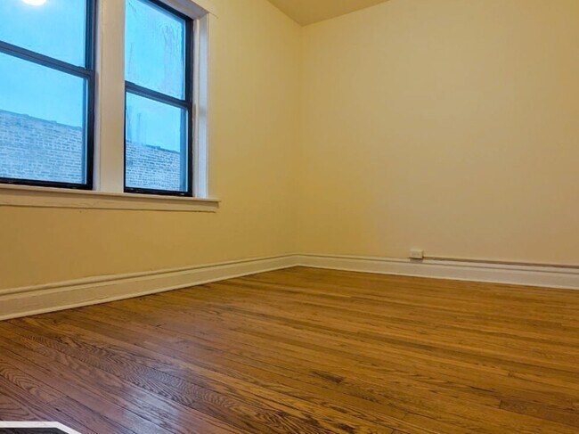 Foto del edificio - 1534 N Kedzie Ave