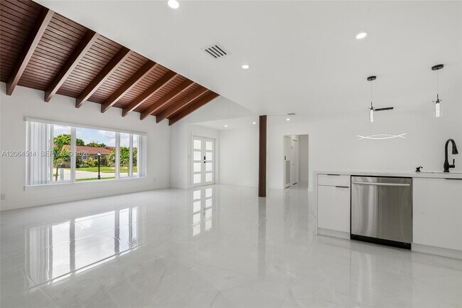 Building Photo - 13445 SW 20th Terrace