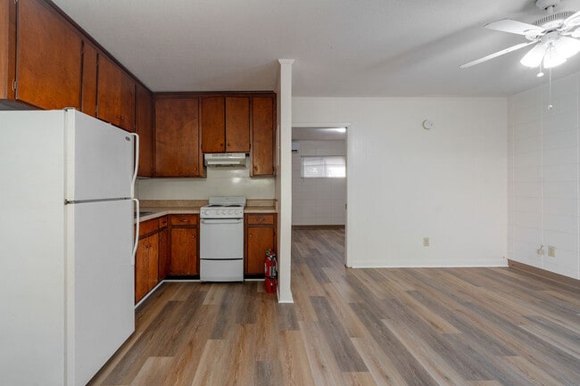 Building Photo - 1312#3 N. Adams St