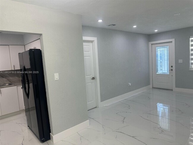 Foto del edificio - 10745 SW 222nd St