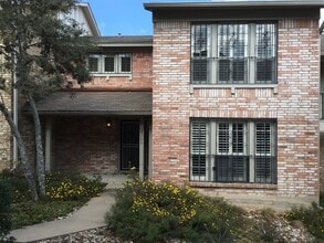 Building Photo - 2105 Morley Dr