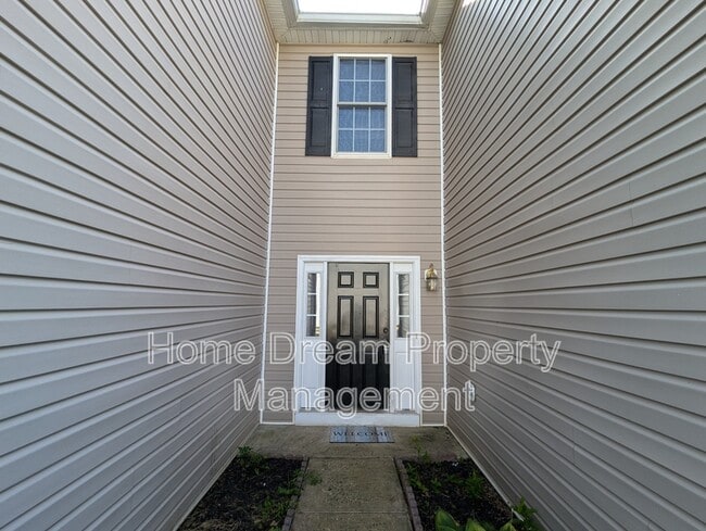 Building Photo - 35090 Sara Ct