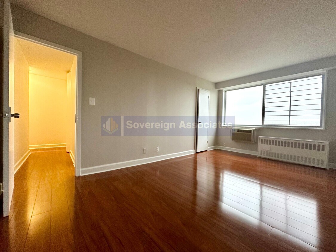 Foto principal - 40 E Sidney Ave