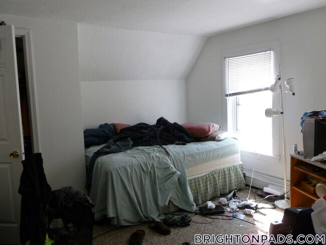 Foto del edificio - 64 Murdock St