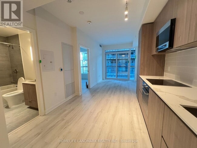 Photo du bâtiment - 120 Broadway Ave