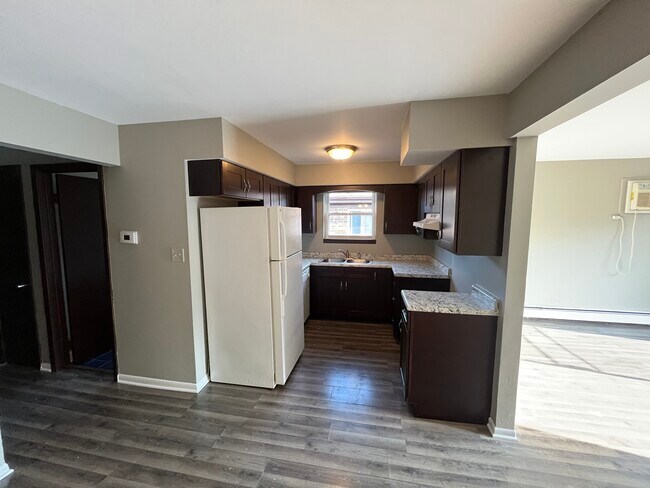 Foto del edificio - 643 Jeffery Ave