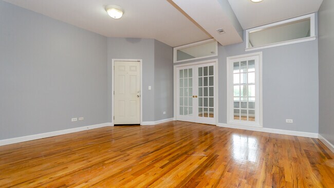 Foto del edificio - 1147 E 61st St