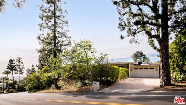 Foto del edificio - 1845 Loma Vista Dr