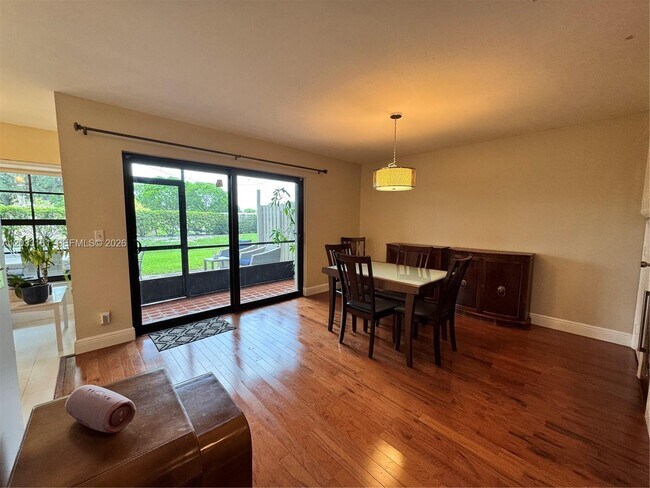 Foto del edificio - 9023 Vineyard Lake Dr