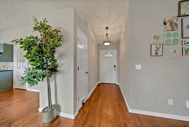 Foto del edificio - 345 Firebridge Dr