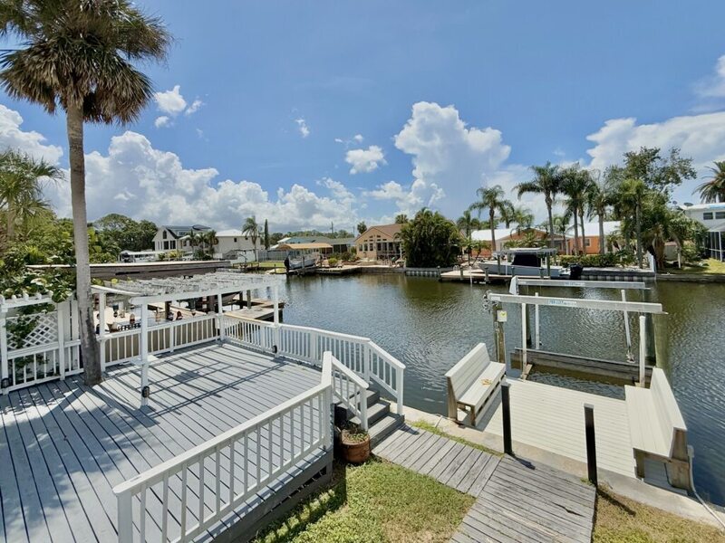 Foto principal - 8718 Thornwood Ln