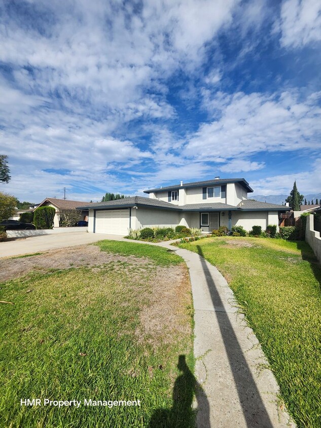 Primary Photo - Welcome to this stunning two-story home wi...