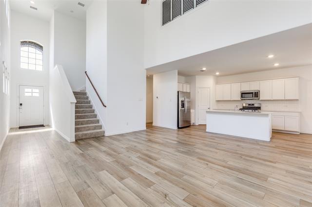 Building Photo - 10041 Elkhorn Dr