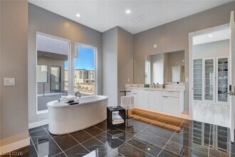 Building Photo - 5289 Feathertop Dr