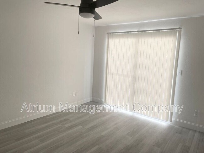 Foto del edificio - 2220 NW 55th Blvd