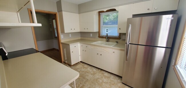 Foto del edificio - 2803 Seely Ave SE