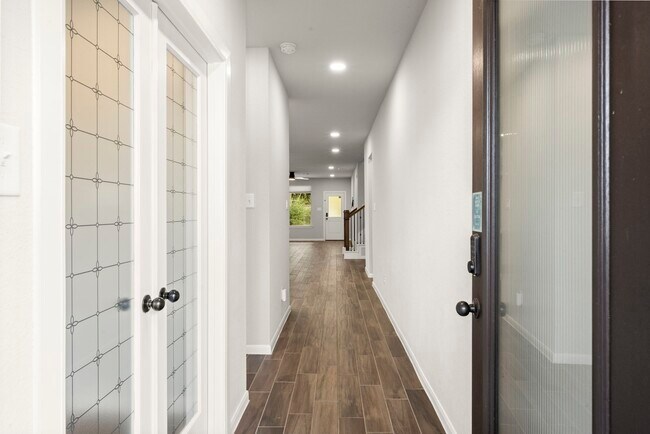 Foto del edificio - 104 Winged Elm Ct