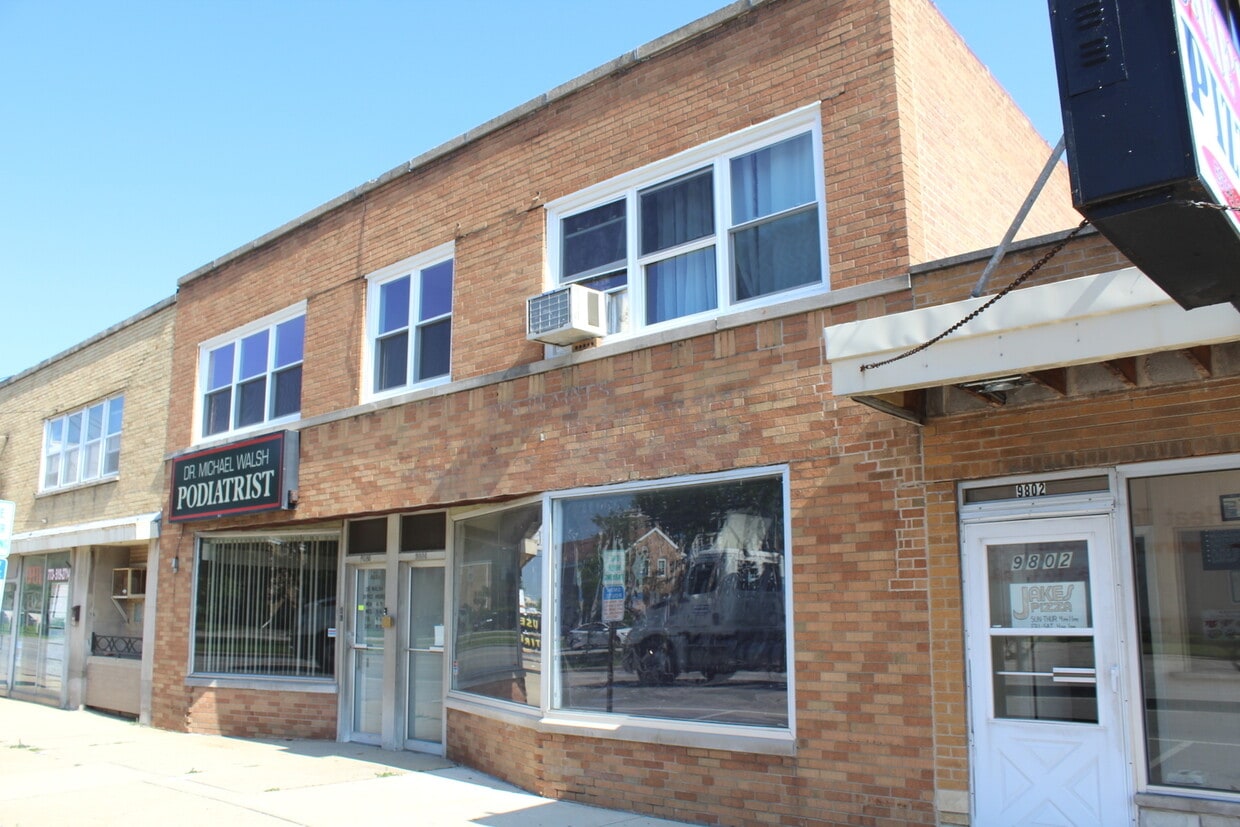 9806 Grand Ave Unit 2W, Franklin Park, IL 60131 Condo for Rent in