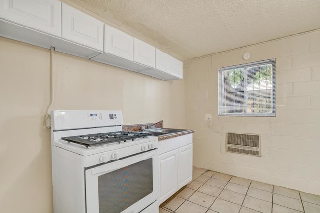 Building Photo - 4709 Maxwell